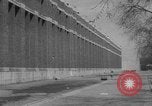 Standbild nordkoreanischen gefangenen Ausschreitungen United States USA, 1952, aus Sekunde 34 historischem Filmmaterial Videoclip 65675049159