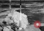 Standbild Atlas Rakete ersten erfolgreichen Start United States USA, 1957, aus Sekunde 40 historischem Filmmaterial Videoclip 65675049172