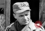 Standbild General Matthew Ridgway kommentiert Korea, 1951, aus Sekunde 50 historischem Filmmaterial Videoclip 65675049173
