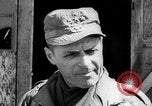 Standbild General Matthew Ridgway kommentiert Korea, 1951, aus Sekunde 55 historischem Filmmaterial Videoclip 65675049173