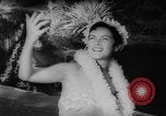 Image la danse hawaïenne Hawaii USA, 1959, de la seconde 3 séquences d'archives historiques vidéo 65675049185