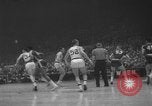 Standbild Kentucky Wildcats Louisville Kentucky USA, 1958, aus Sekunde 5 historischem Filmmaterial Videoclip 65675049192
