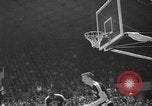 Standbild Kentucky Wildcats Louisville Kentucky USA, 1958, aus Sekunde 34 historischem Filmmaterial Videoclip 65675049192