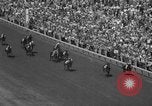 Standbild Kentucky Derby Louisville Kentucky USA, 1958, aus Sekunde 34 historischem Filmmaterial Videoclip 65675049193