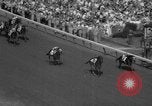 Standbild Kentucky Derby Louisville Kentucky USA, 1958, aus Sekunde 37 historischem Filmmaterial Videoclip 65675049193