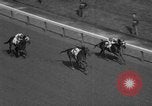 Standbild Kentucky Derby Louisville Kentucky USA, 1958, aus Sekunde 39 historischem Filmmaterial Videoclip 65675049193