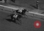 Standbild Kentucky Derby Louisville Kentucky USA, 1958, aus Sekunde 41 historischem Filmmaterial Videoclip 65675049193