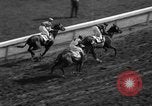 Standbild Kentucky Derby Louisville Kentucky USA, 1958, aus Sekunde 46 historischem Filmmaterial Videoclip 65675049193