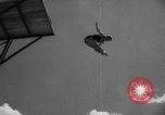 Standbild diving Meisterschaft Topeka Kansas USA, 1958, aus Sekunde 19 historischem Filmmaterial Videoclip 65675049199