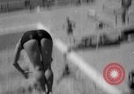 Standbild diving Meisterschaft Topeka Kansas USA, 1958, aus Sekunde 29 historischem Filmmaterial Videoclip 65675049199