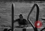 Standbild diving Meisterschaft Topeka Kansas USA, 1958, aus Sekunde 34 historischem Filmmaterial Videoclip 65675049199