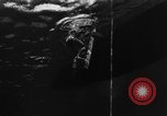 Immagine di Navy diver United States USA, 1943, secondo 12 filmato di repertorio 65675049200