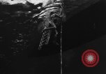 Immagine di Navy diver United States USA, 1943, secondo 14 filmato di repertorio 65675049200