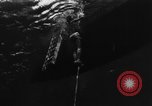 Immagine di Navy diver United States USA, 1943, secondo 16 filmato di repertorio 65675049200