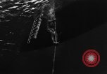 Immagine di Navy diver United States USA, 1943, secondo 22 filmato di repertorio 65675049200