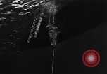 Immagine di Navy diver United States USA, 1943, secondo 23 filmato di repertorio 65675049200