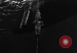 Immagine di Navy diver United States USA, 1943, secondo 24 filmato di repertorio 65675049200