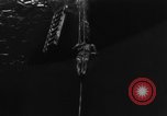 Immagine di Navy diver United States USA, 1943, secondo 25 filmato di repertorio 65675049200