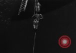 Immagine di Navy diver United States USA, 1943, secondo 26 filmato di repertorio 65675049200