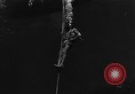 Immagine di Navy diver United States USA, 1943, secondo 32 filmato di repertorio 65675049200
