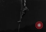 Immagine di Navy diver United States USA, 1943, secondo 35 filmato di repertorio 65675049200