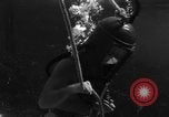 Image Navy diver United States USA, 1943, de la seconde 16 séquences d'archives historiques vidéo 65675049202