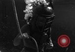 Image Navy diver United States USA, 1943, de la seconde 17 séquences d'archives historiques vidéo 65675049202