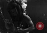 Image Navy diver United States USA, 1943, de la seconde 21 séquences d'archives historiques vidéo 65675049202