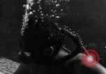 Standbild Navy Diver United States USA, 1943, aus Sekunde 6 historischem Filmmaterial Videoclip 65675049203