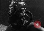 Standbild Navy Diver United States USA, 1943, aus Sekunde 10 historischem Filmmaterial Videoclip 65675049203