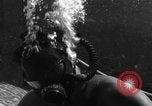 Standbild Navy Diver United States USA, 1943, aus Sekunde 13 historischem Filmmaterial Videoclip 65675049203