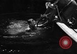 Image les plongeurs de la Marine United States USA, 1943, de la seconde 14 séquences d'archives historiques vidéo 65675049205