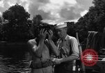 Image Navy diver eau entrée United States USA, 1943, de la seconde 9 séquences d'archives historiques vidéo 65675049206