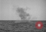 Image mine explosion Nouméa France, 1943, de la seconde 23 séquences d'archives historiques vidéo 65675049210