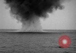Image mine explosion Nouméa France, 1943, de la seconde 46 séquences d'archives historiques vidéo 65675049210