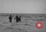 Standbild USA Minesweeper in Betrieb Zweiten Weltkrieg Pacific Theater, 1943, aus Sekunde 4 historischem Filmmaterial Videoclip 65675049213