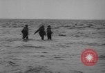 Standbild USA Minesweeper in Betrieb Zweiten Weltkrieg Pacific Theater, 1943, aus Sekunde 5 historischem Filmmaterial Videoclip 65675049213