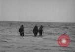 Standbild USA Minesweeper in Betrieb Zweiten Weltkrieg Pacific Theater, 1943, aus Sekunde 6 historischem Filmmaterial Videoclip 65675049213