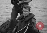 Standbild USA Minesweeper in Betrieb Zweiten Weltkrieg Pacific Theater, 1943, aus Sekunde 11 historischem Filmmaterial Videoclip 65675049213