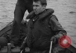 Standbild USA Minesweeper in Betrieb Zweiten Weltkrieg Pacific Theater, 1943, aus Sekunde 13 historischem Filmmaterial Videoclip 65675049213