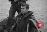 Standbild USA Minesweeper in Betrieb Zweiten Weltkrieg Pacific Theater, 1943, aus Sekunde 16 historischem Filmmaterial Videoclip 65675049213