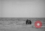 Standbild USA Minesweeper in Betrieb Zweiten Weltkrieg Pacific Theater, 1943, aus Sekunde 22 historischem Filmmaterial Videoclip 65675049213