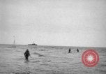 Standbild USA Minesweeper in Betrieb Zweiten Weltkrieg Pacific Theater, 1943, aus Sekunde 23 historischem Filmmaterial Videoclip 65675049213