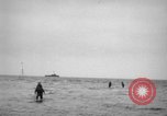 Standbild USA Minesweeper in Betrieb Zweiten Weltkrieg Pacific Theater, 1943, aus Sekunde 24 historischem Filmmaterial Videoclip 65675049213