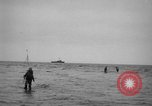 Standbild USA Minesweeper in Betrieb Zweiten Weltkrieg Pacific Theater, 1943, aus Sekunde 28 historischem Filmmaterial Videoclip 65675049213