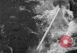 Standbild USA Minesweeper in Betrieb Zweiten Weltkrieg Pacific Theater, 1943, aus Sekunde 45 historischem Filmmaterial Videoclip 65675049213