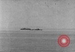 Standbild Amphibious Cargo Schiff Pacific Theater, 1943, aus Sekunde 1 historischem Filmmaterial Videoclip 65675049214