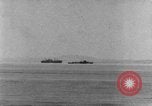 Standbild Amphibious Cargo Schiff Pacific Theater, 1943, aus Sekunde 9 historischem Filmmaterial Videoclip 65675049214