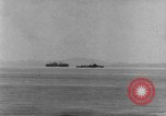 Standbild Amphibious Cargo Schiff Pacific Theater, 1943, aus Sekunde 10 historischem Filmmaterial Videoclip 65675049214