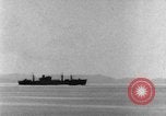 Standbild Amphibious Cargo Schiff Pacific Theater, 1943, aus Sekunde 13 historischem Filmmaterial Videoclip 65675049214